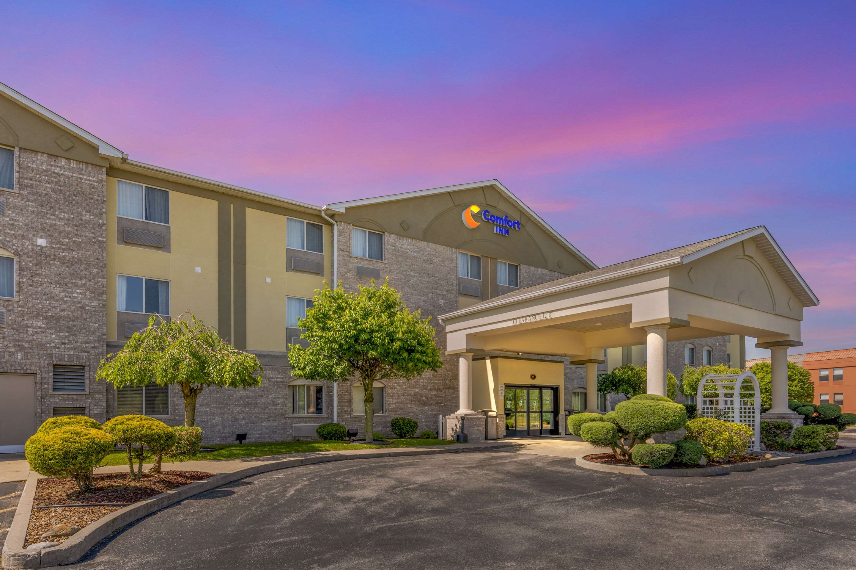 Twilight | Comfort Inn Fremont