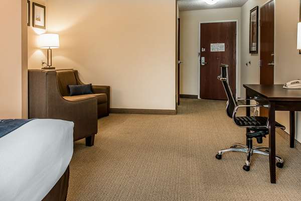 Suite - Comfort Suites South Bend