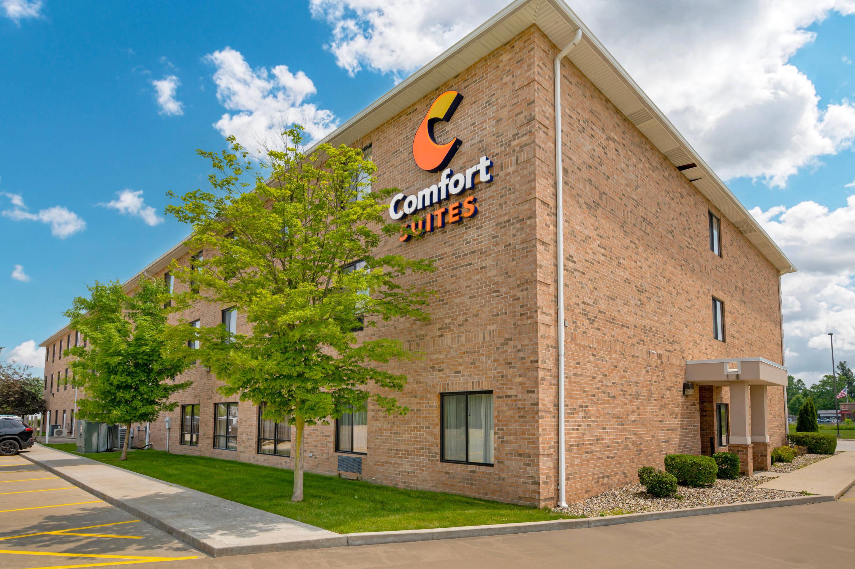 Hotel exterior | Comfort Suites South Bend near Casino
