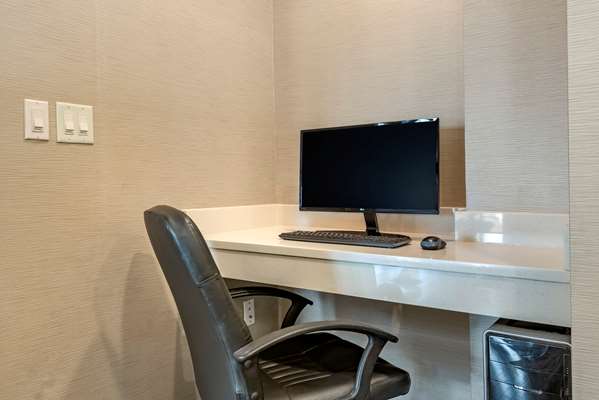 Conference Area - Comfort Inn Madison