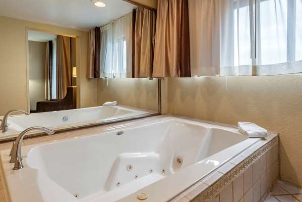 Suite - Comfort Inn Madison