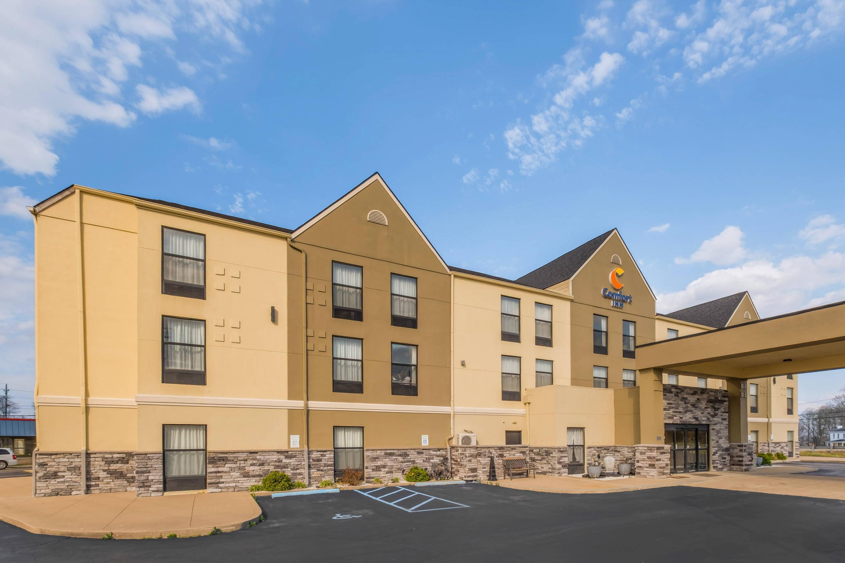 Hotel exterior | Comfort Inn