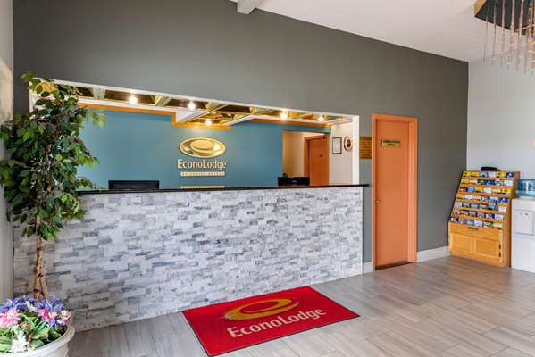  - Econo Lodge Lebanon - I-65, Exit 140