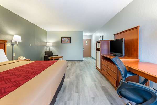  - Econo Lodge Lebanon - I-65, Exit 140
