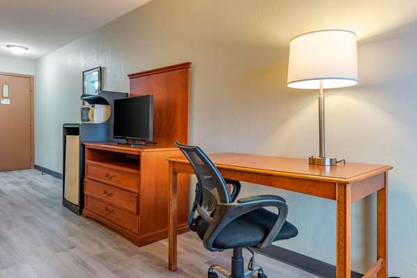  - Econo Lodge Lebanon - I-65, Exit 140