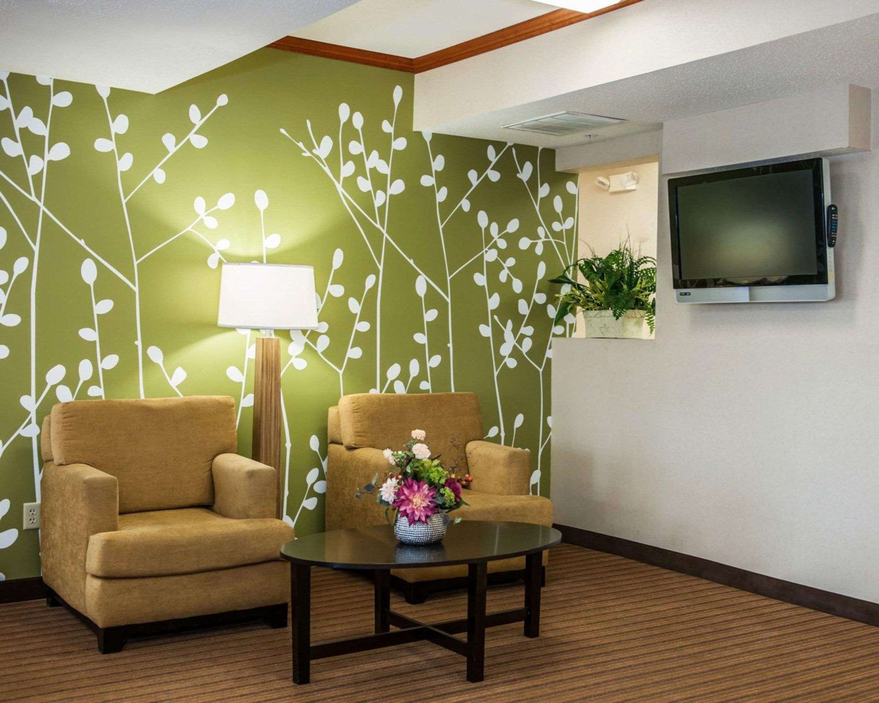 Lobby with sitting area