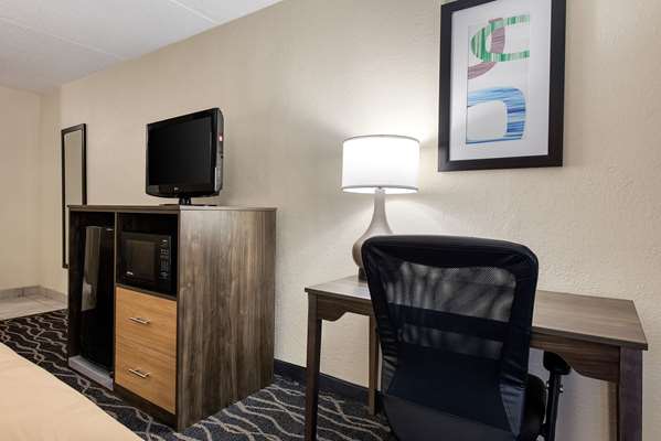  - Quality Inn & Suites Lafayette - I-65, Exit 172