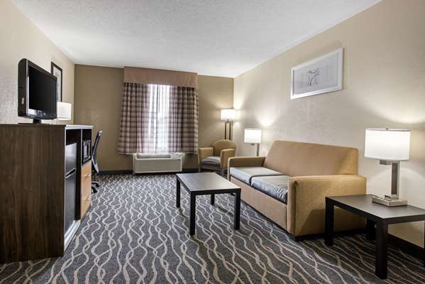 Suite - Quality Inn & Suites Lafayette - I-65, Exit 172