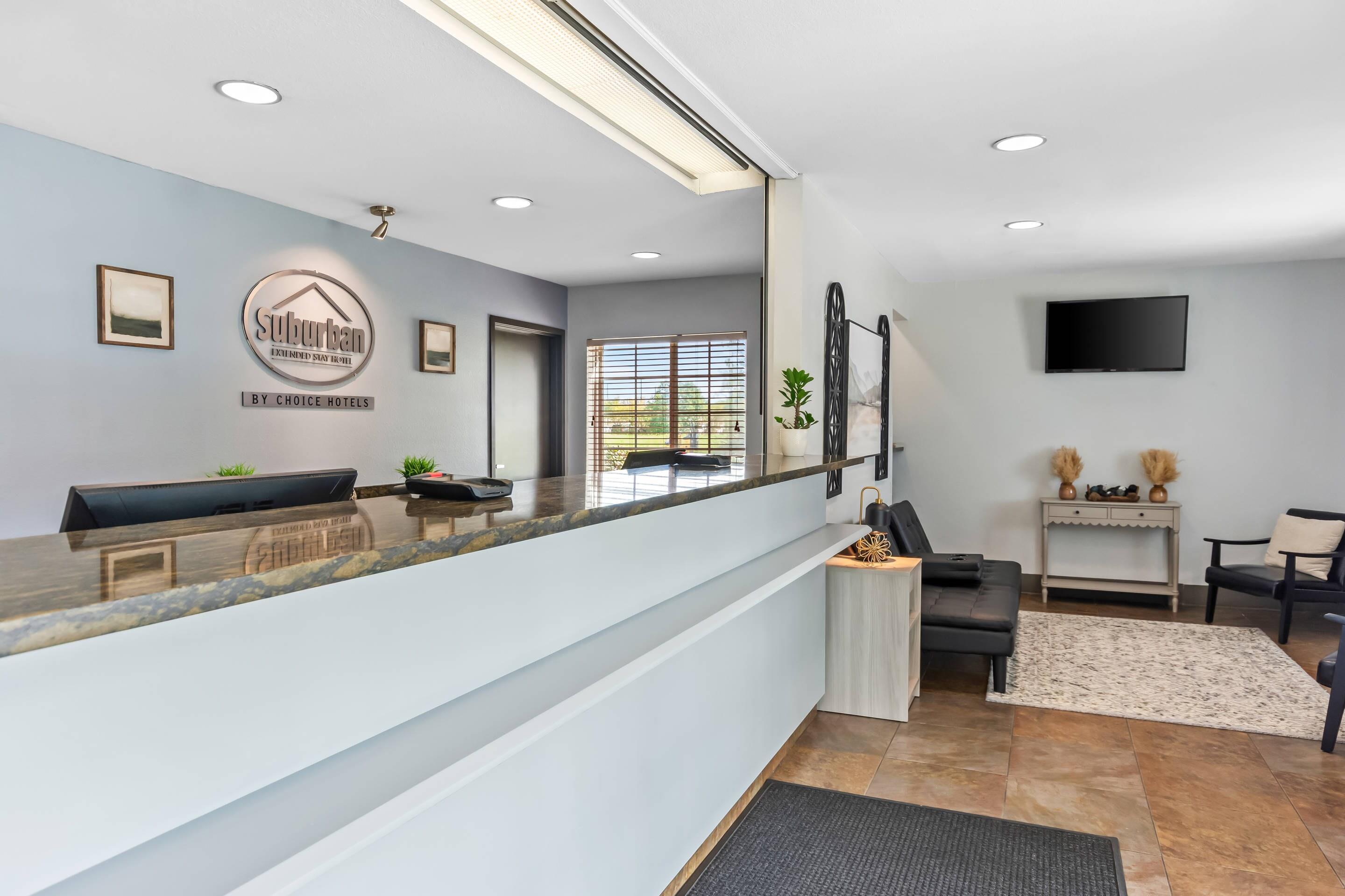Hotel lobby | Suburban Studios Louisville North