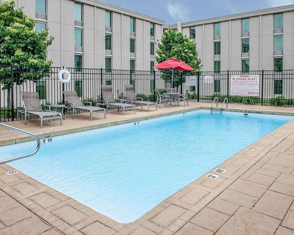 Pool - Comfort Inn Bloomington