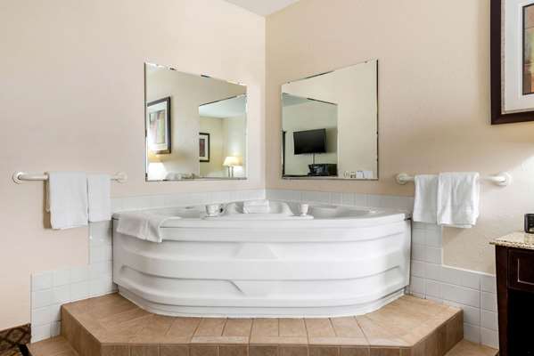  - Quality Inn Fort Wayne - I-69, Exit 311