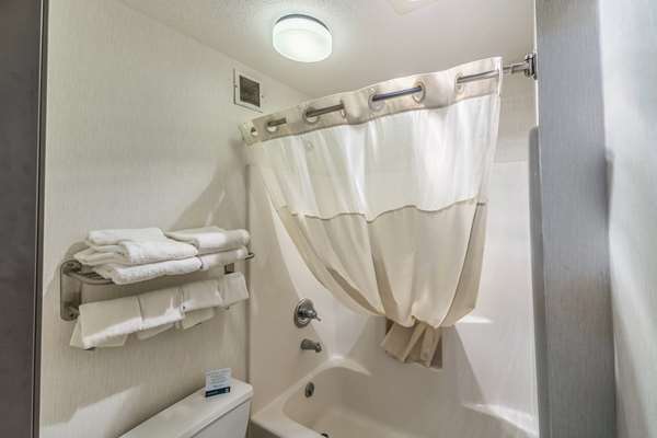  - Quality Inn Columbia City