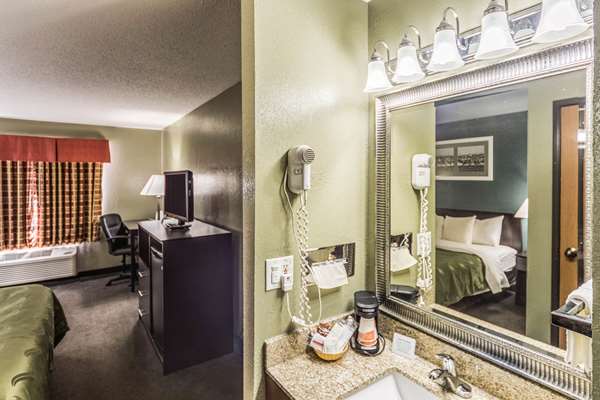  - Quality Inn Columbia City