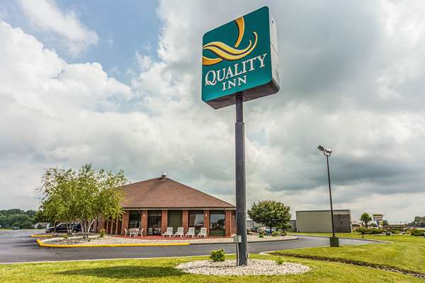 Exterior view - Quality Inn Columbia City