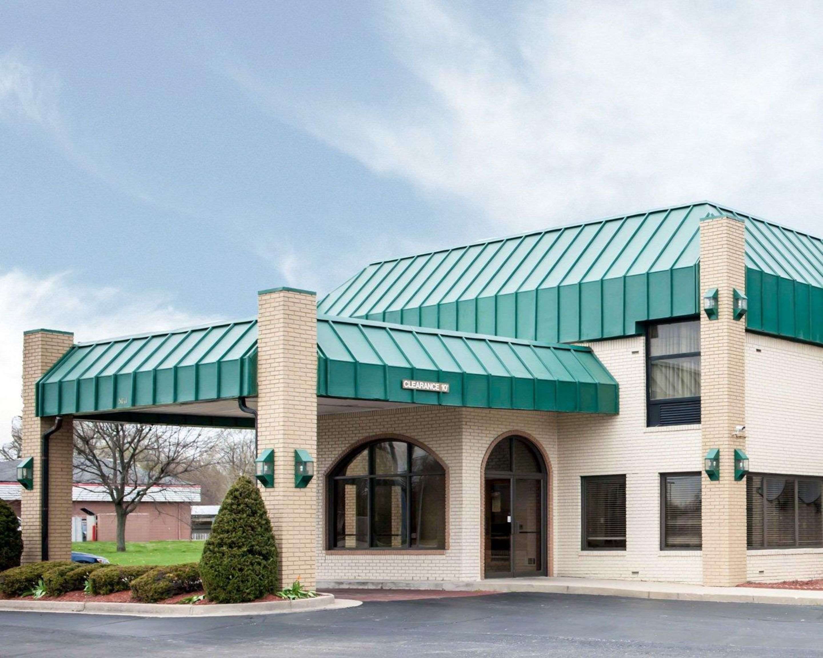 Hotel exterior | Quality Inn and Suites Indianapolis