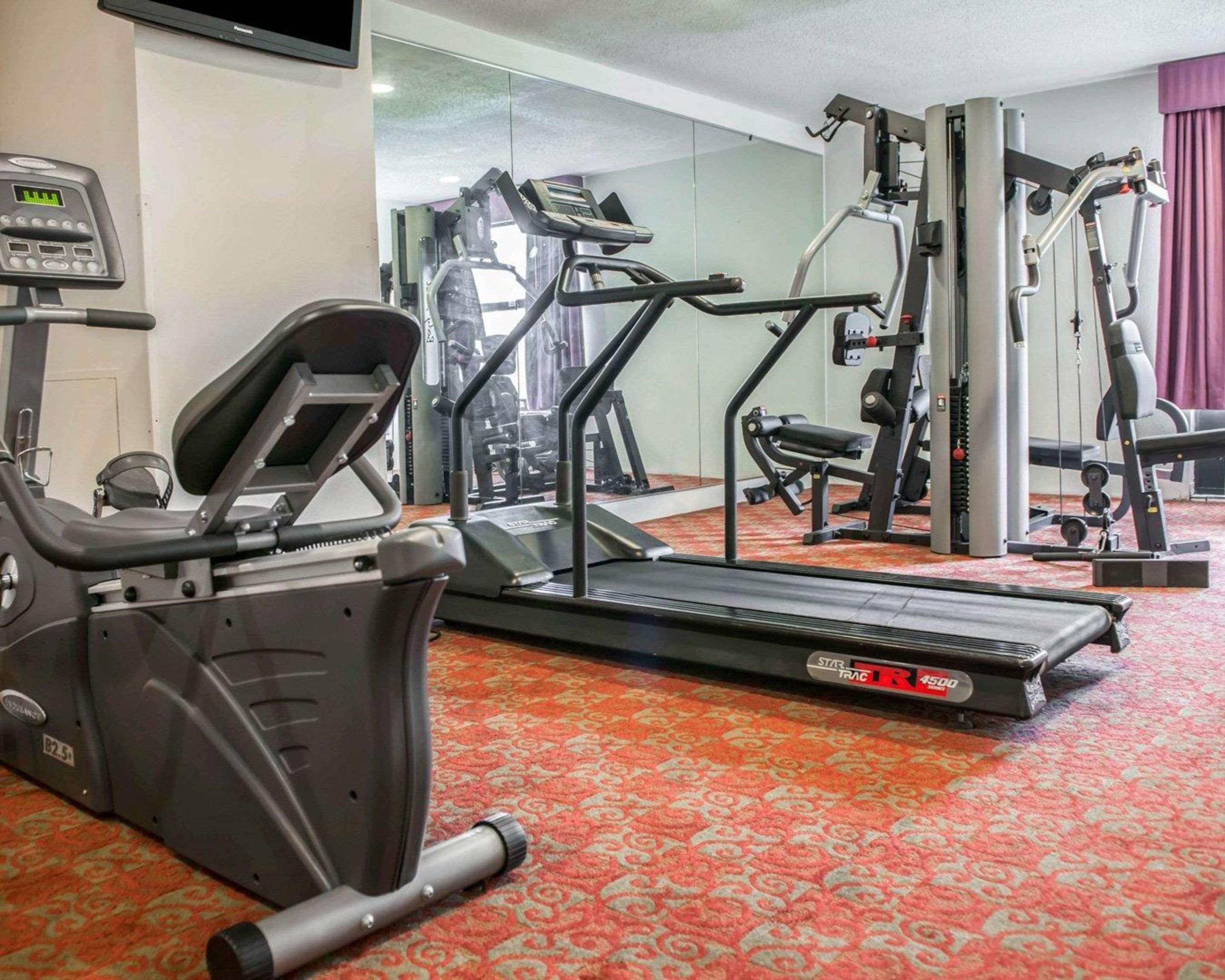 Fitness center | Quality Inn and Suites Indianapolis