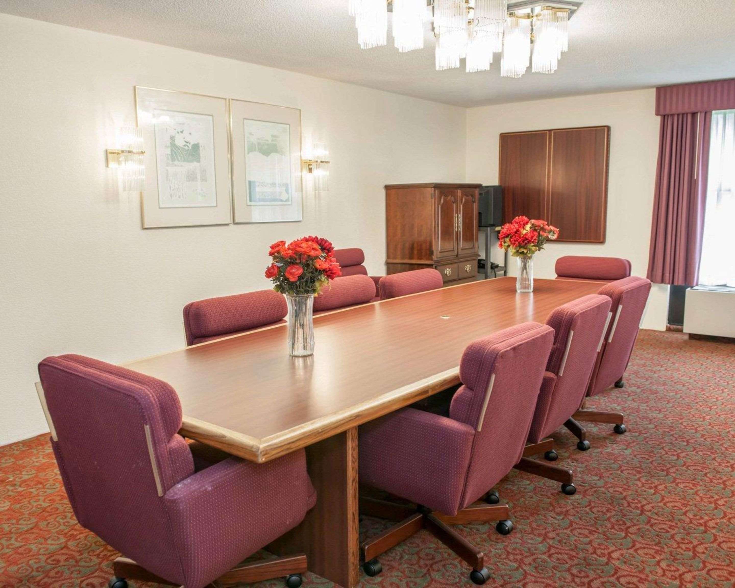 Meeting room | Quality Inn and Suites Indianapolis