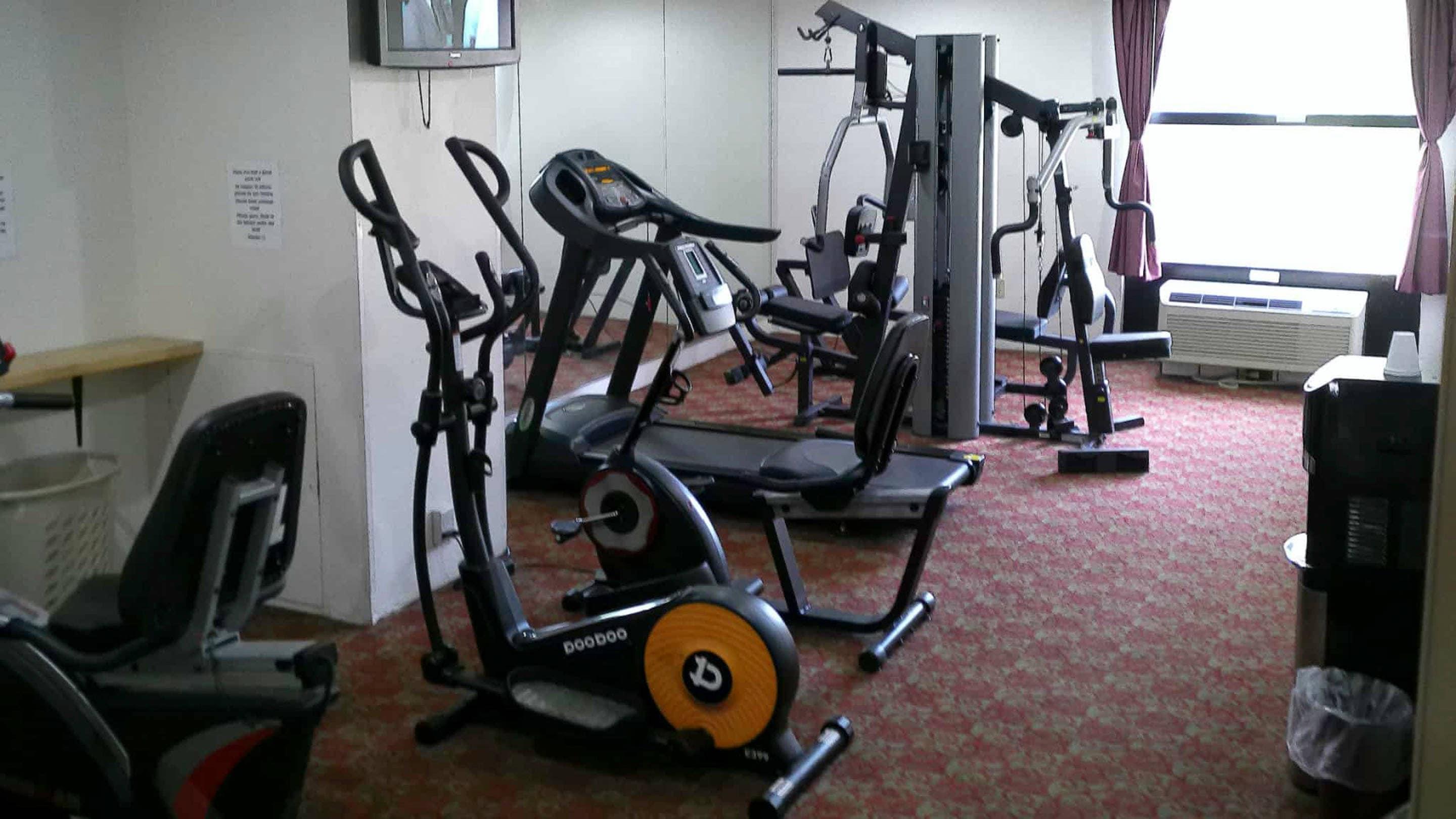 Fitness center | Quality Inn and Suites Indianapolis