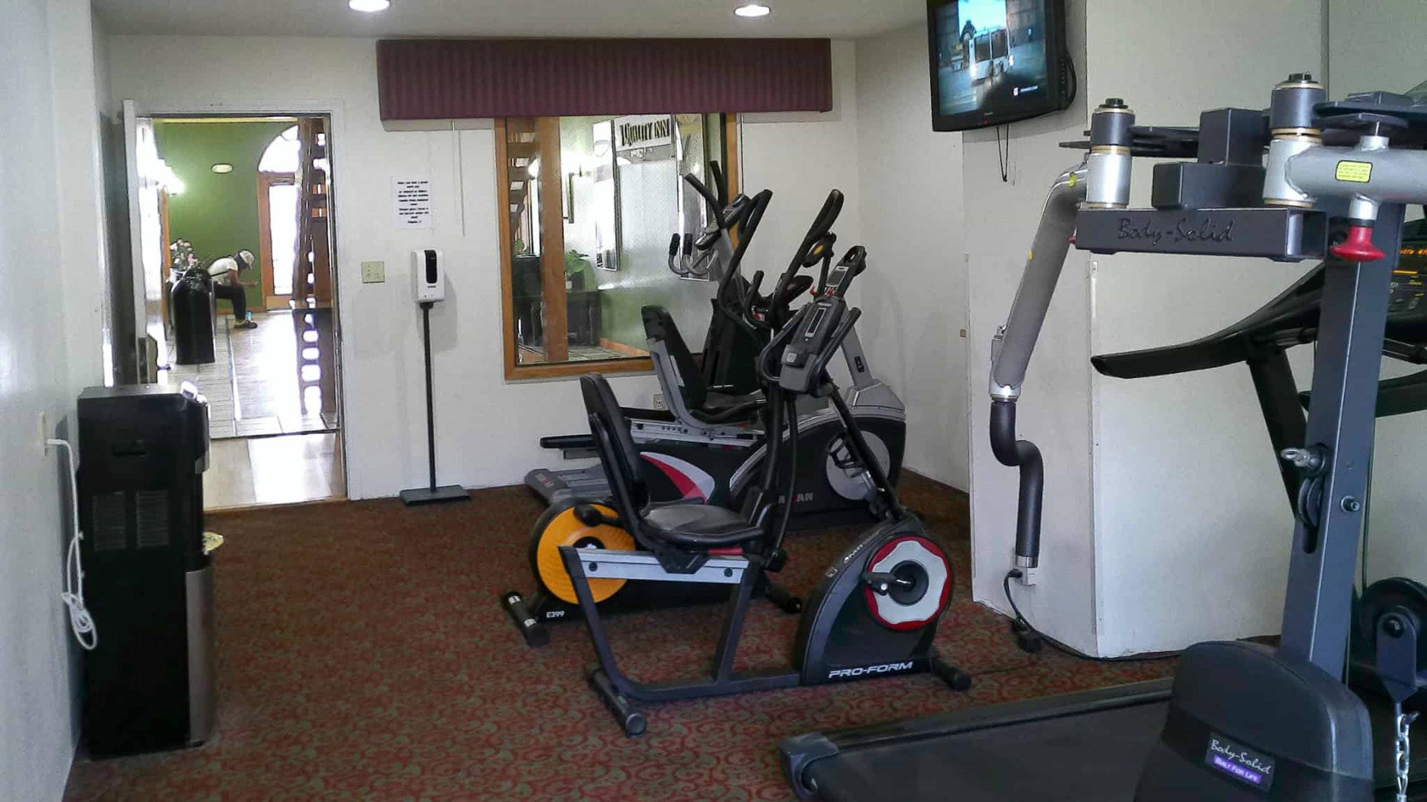 Fitness center | Quality Inn and Suites Indianapolis