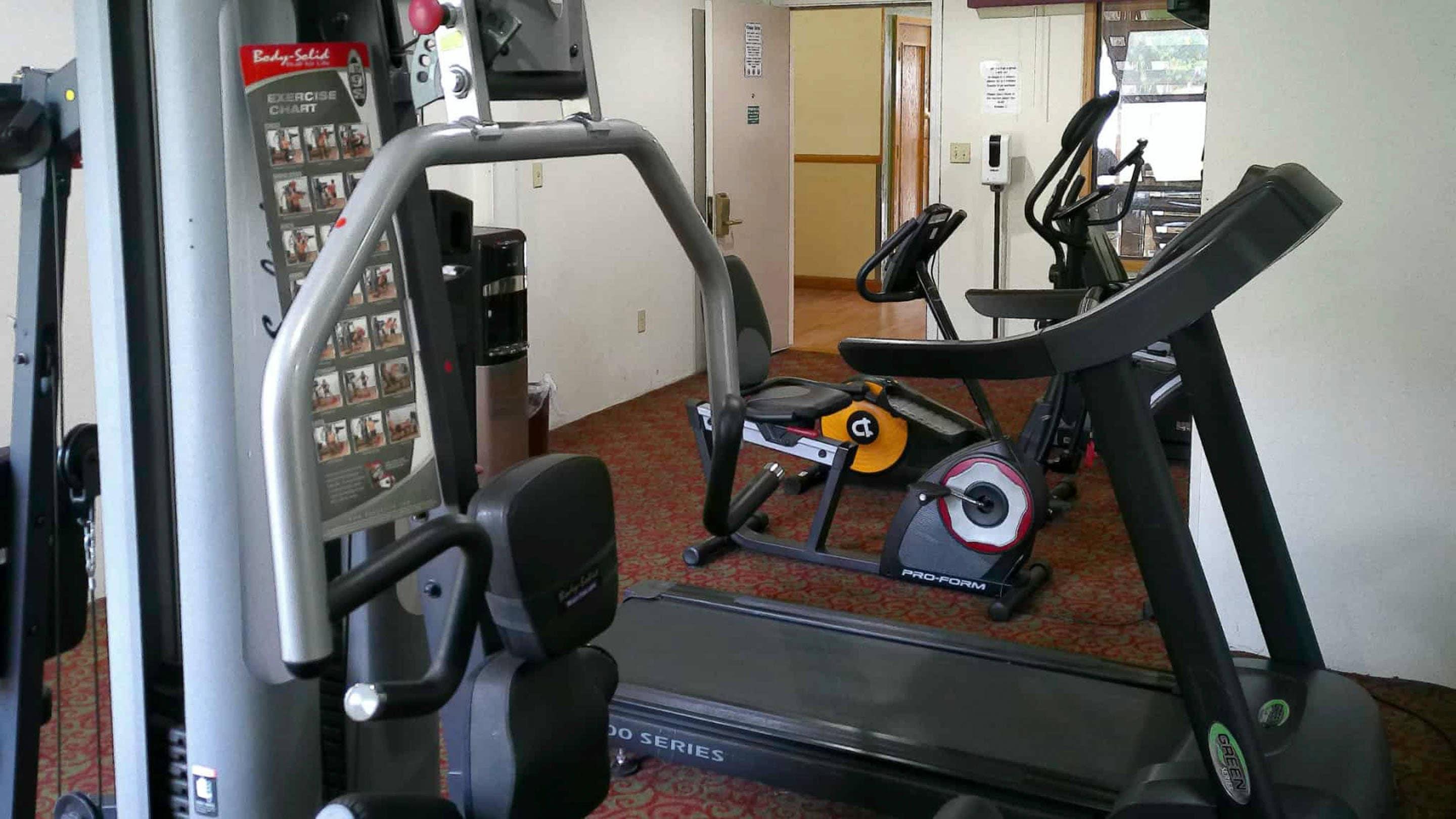 Fitness center | Quality Inn and Suites Indianapolis