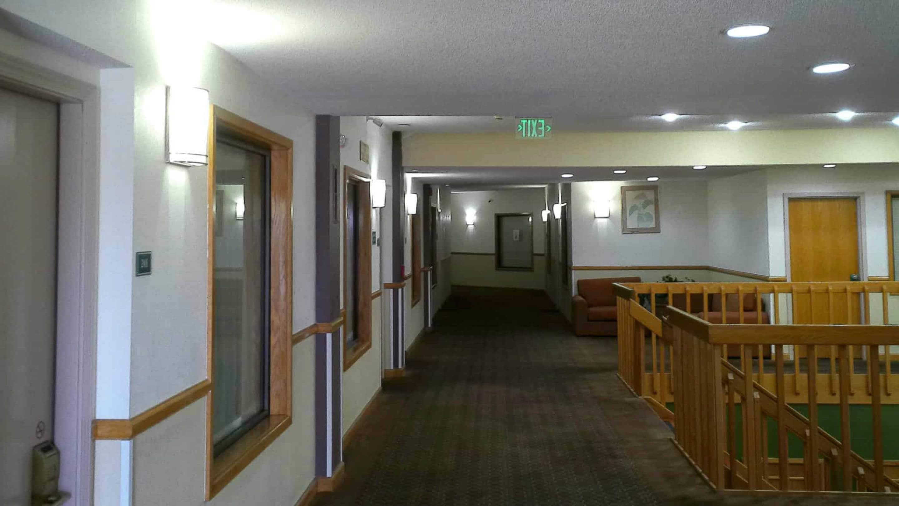 Interior corridors | Quality Inn and Suites Indianapolis