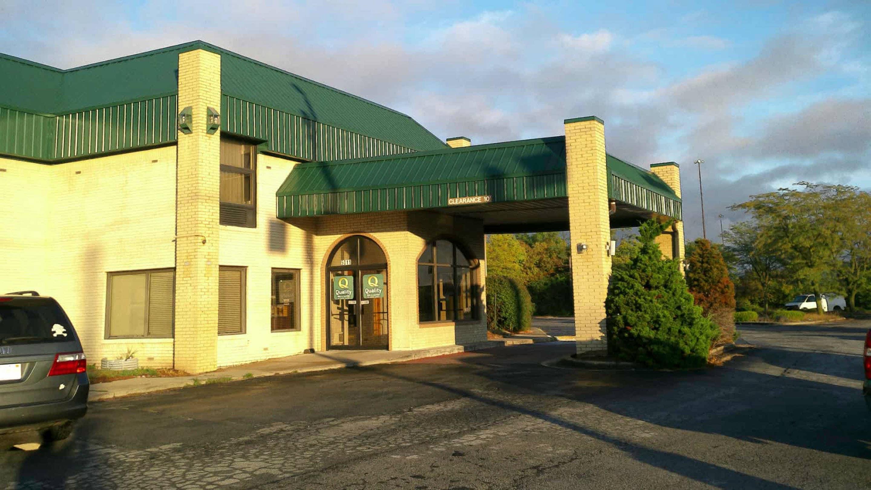 Hotel exterior | Quality Inn and Suites Indianapolis