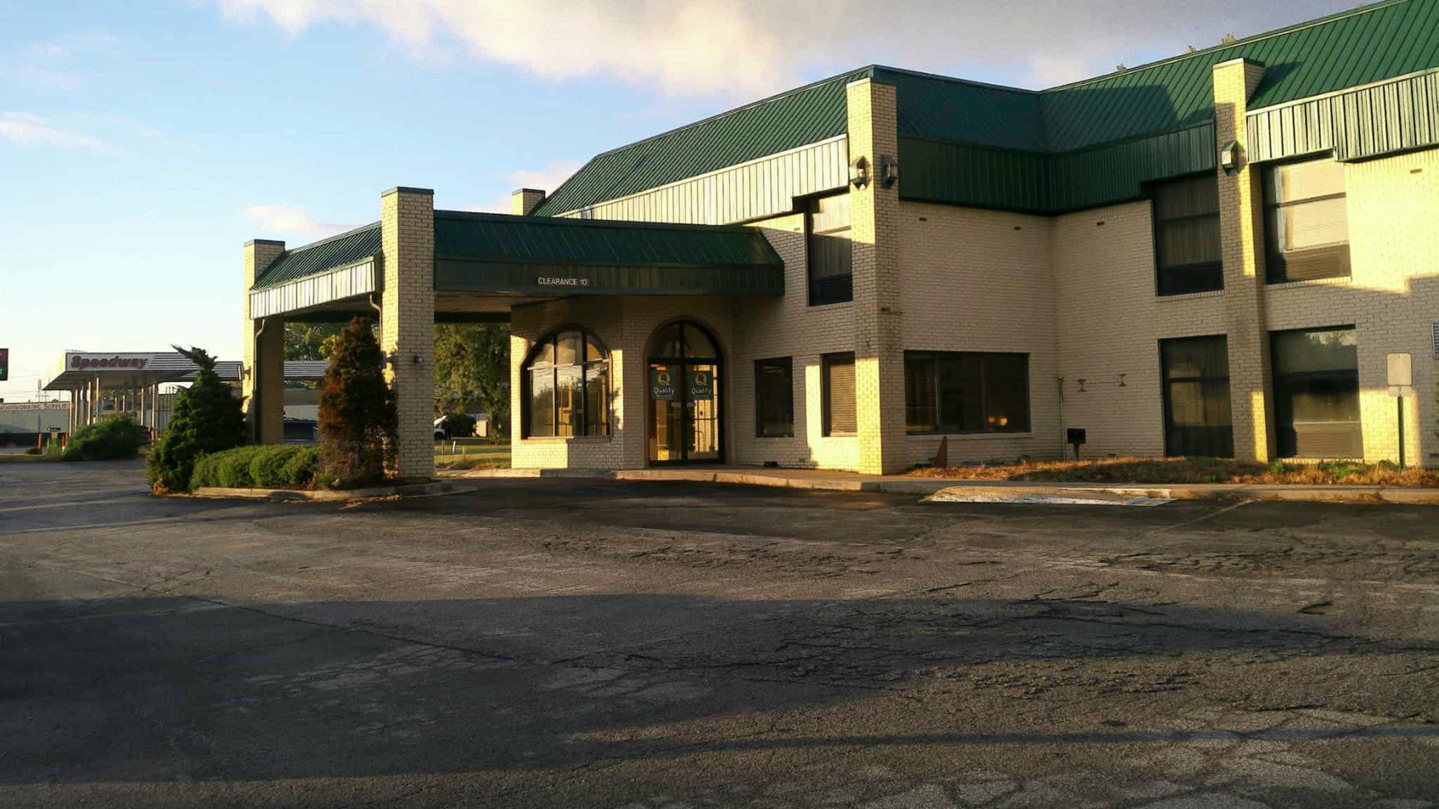 Hotel exterior | Quality Inn and Suites Indianapolis