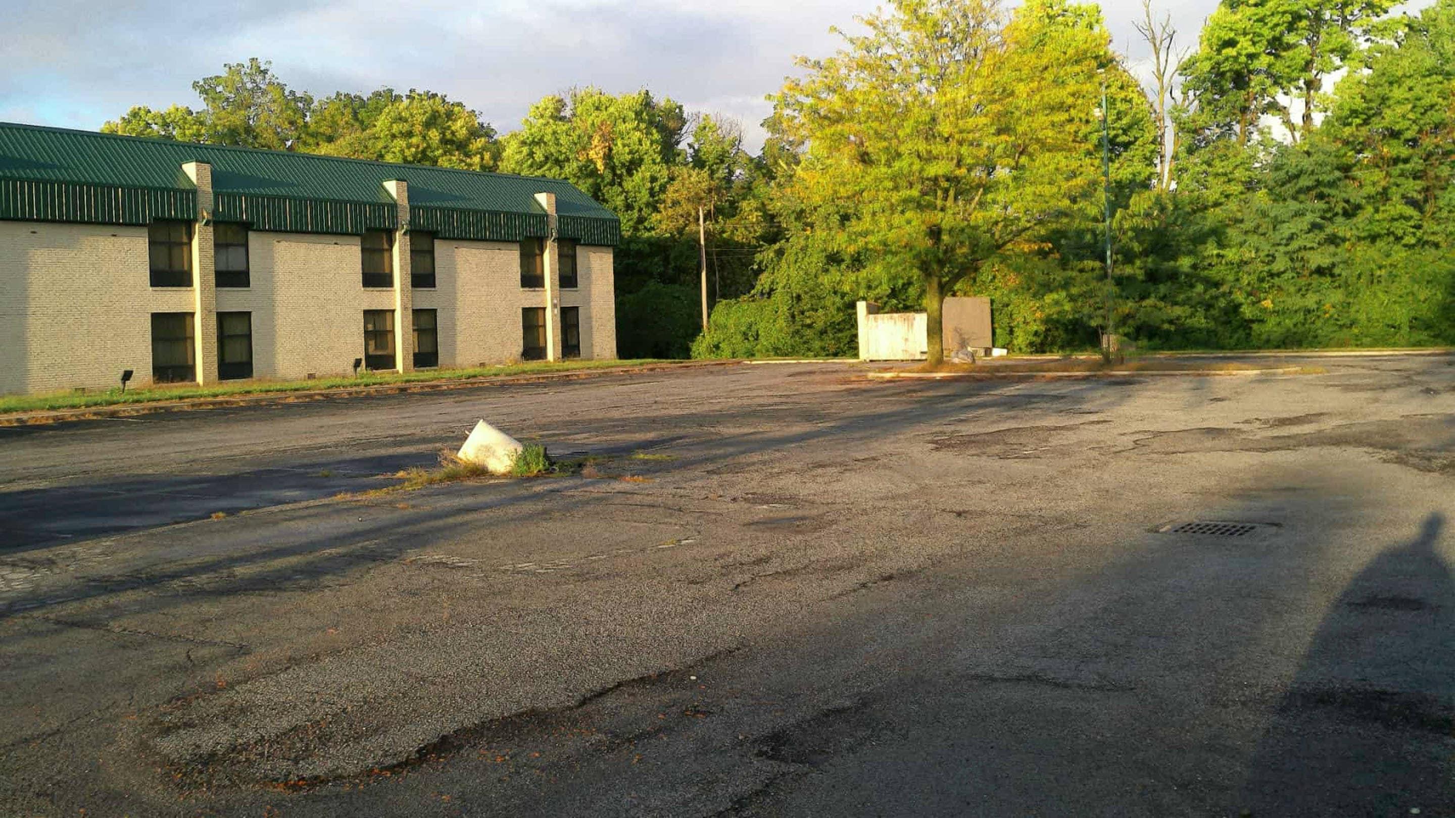Parking | Quality Inn and Suites Indianapolis