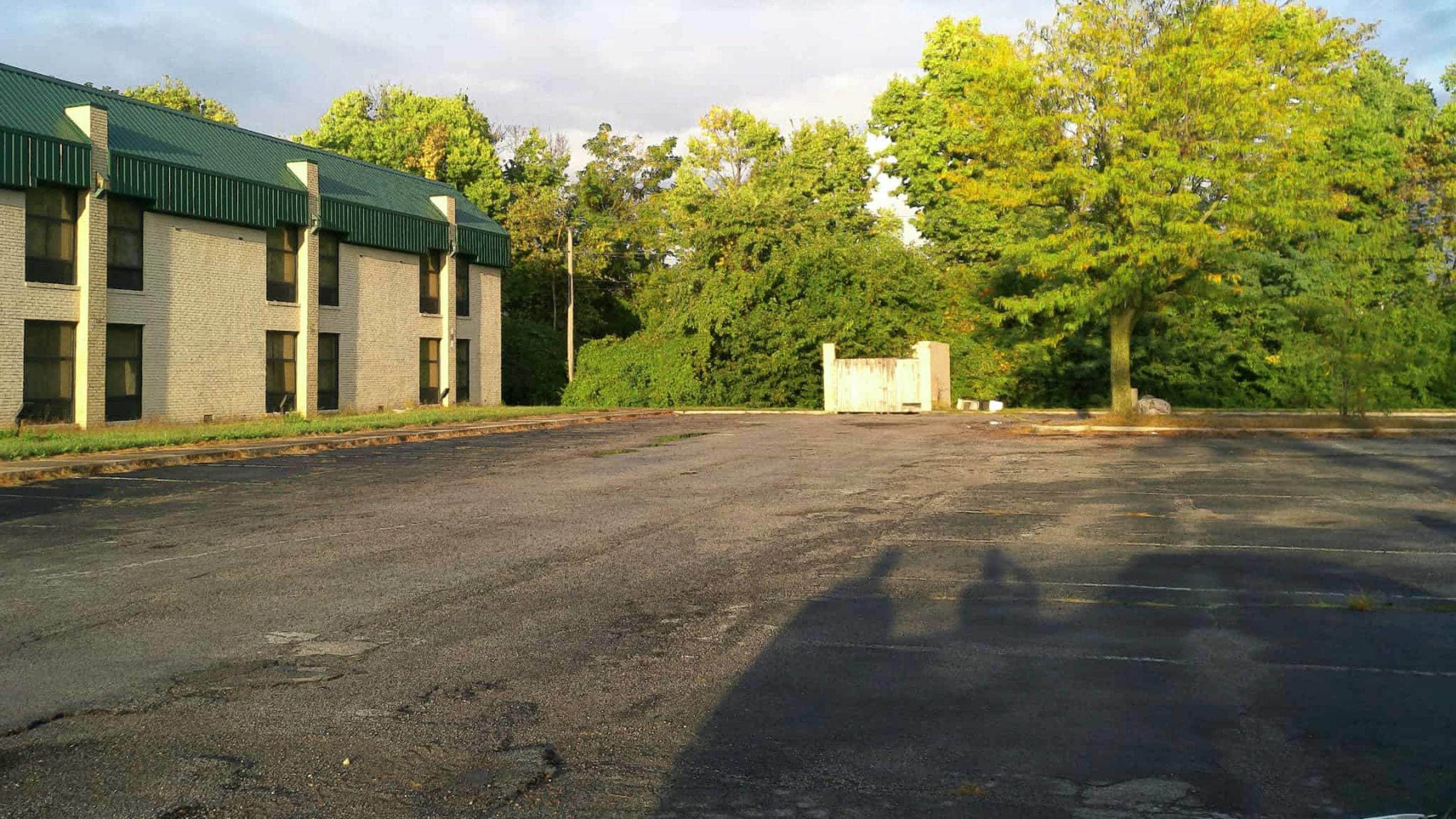 Parking | Quality Inn and Suites Indianapolis