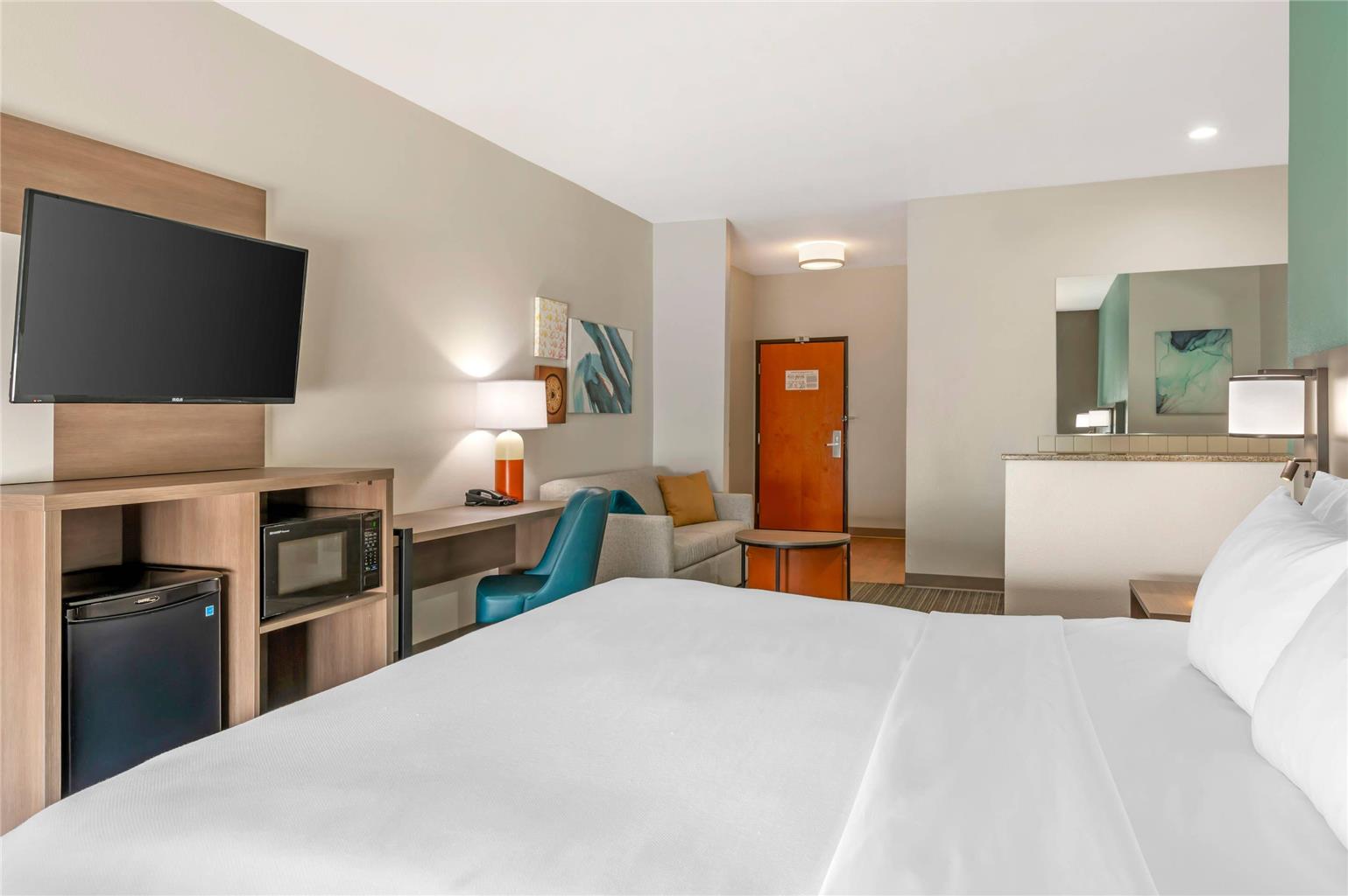 COMFORT SUITES FRENCH LICK-guestroom-Guest Room,Suite,On-Site.jpg