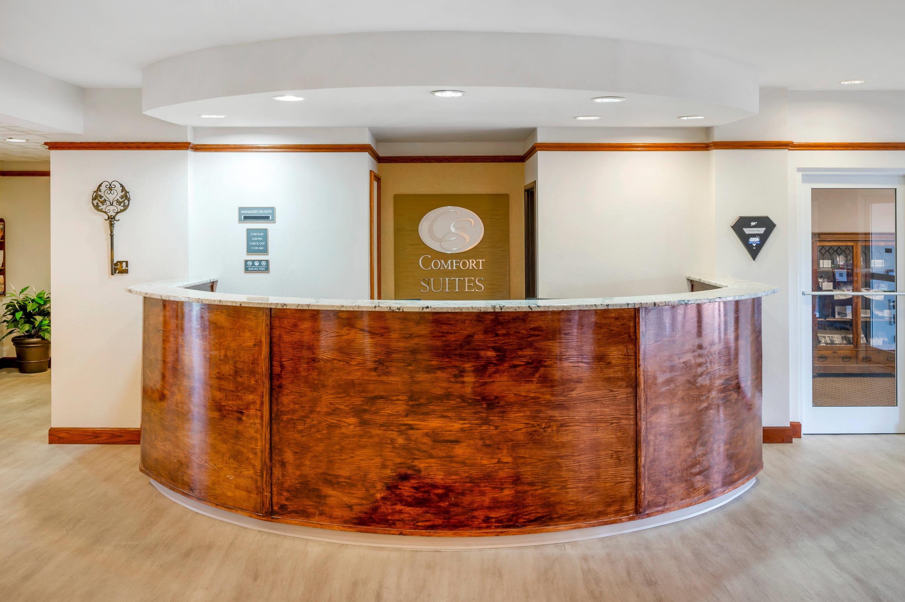Front desk | Comfort Suites French Lick