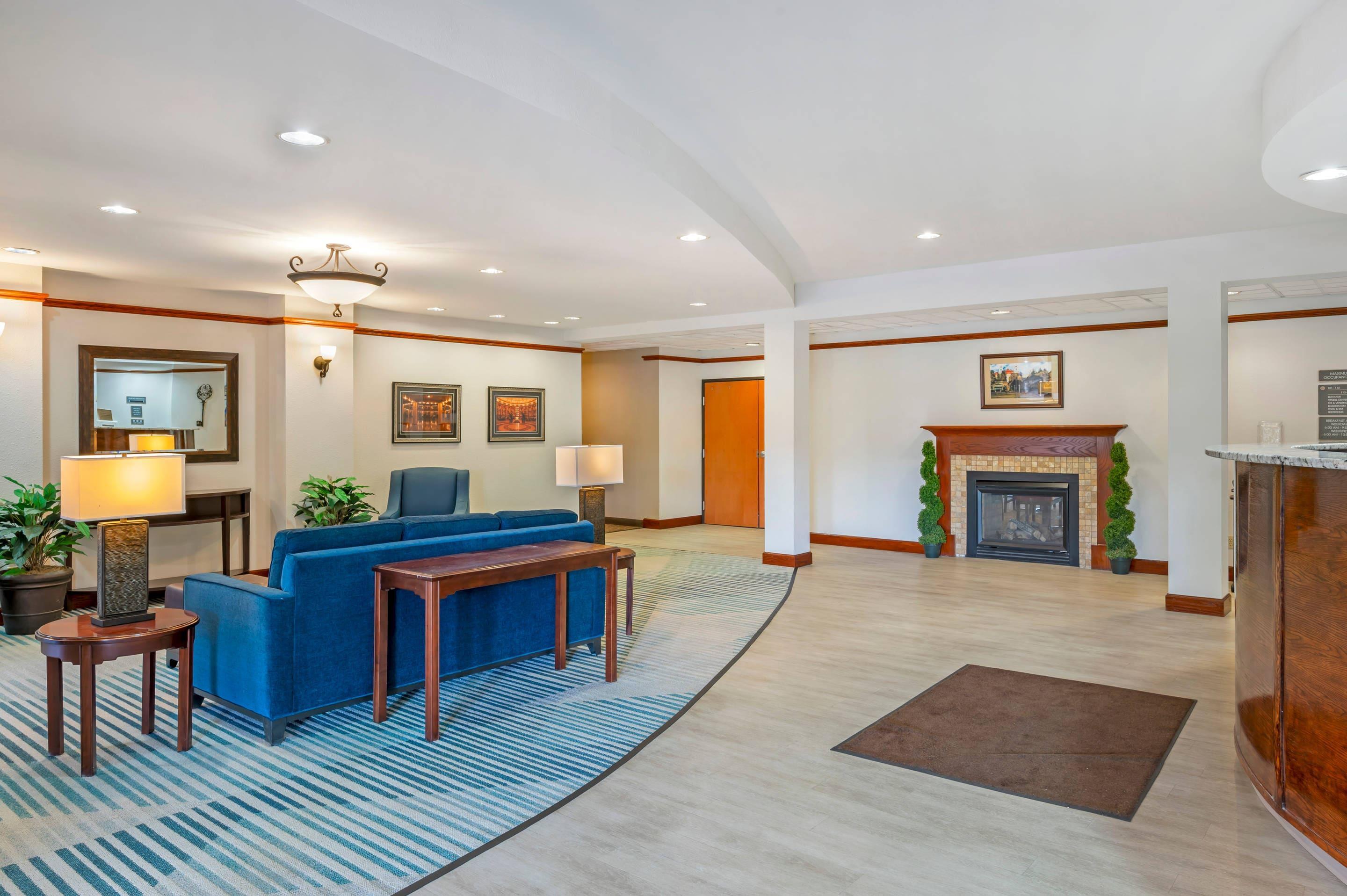 Hotel lobby | Comfort Suites French Lick
