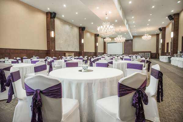  - Sleep Inn & Suites & Conference Center Indianapolis