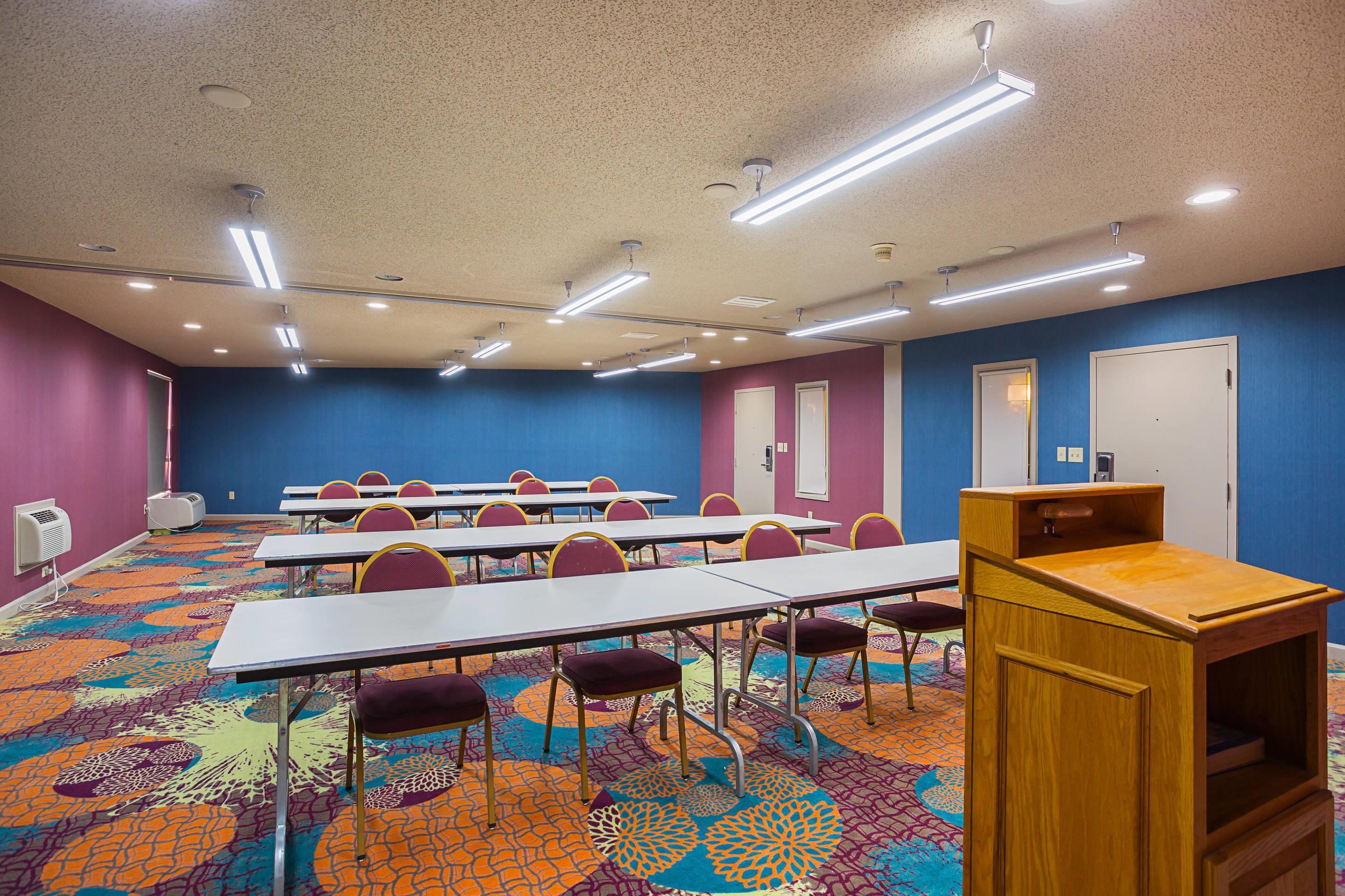 Meeting room | Clarion Inn & Suites