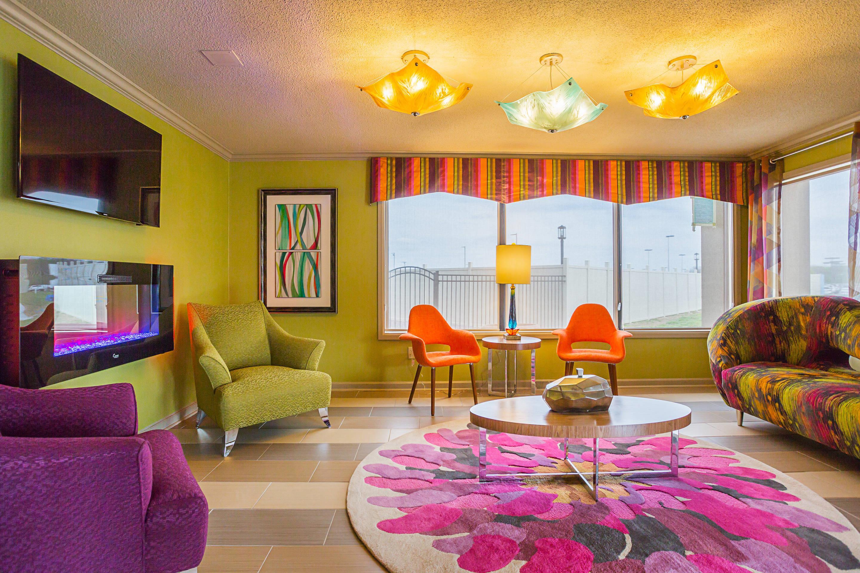 Hotel lobby | Clarion Inn & Suites
