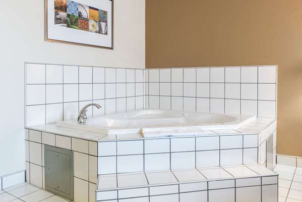 Suite - Quality Inn Noblesville