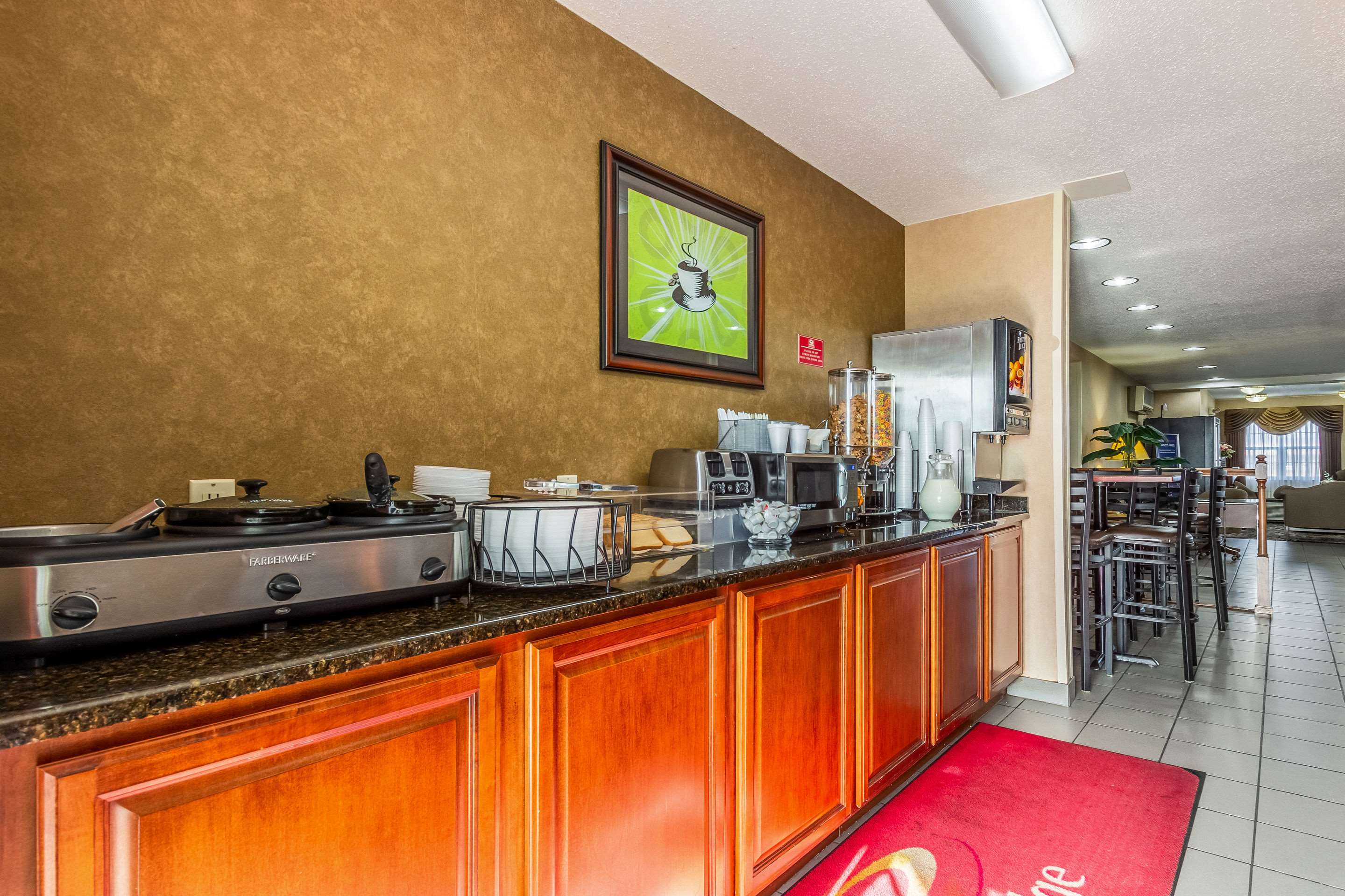 Assorted breakfast items | Econo Lodge Inn & Suites Evansville