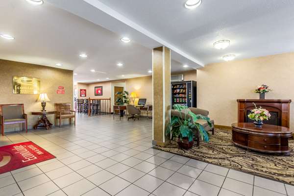  - Econo Lodge Inn & Suites Evansville