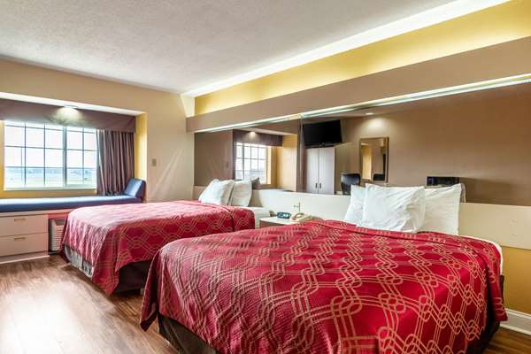  - Econo Lodge Inn & Suites Evansville