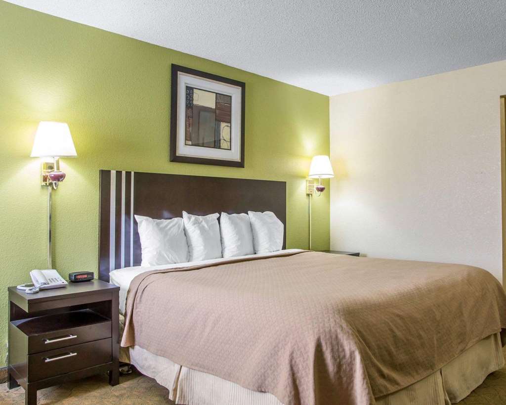 QUALITY INN MERRILLVILLE-guestroom-Guest Room,On-Site.jpg