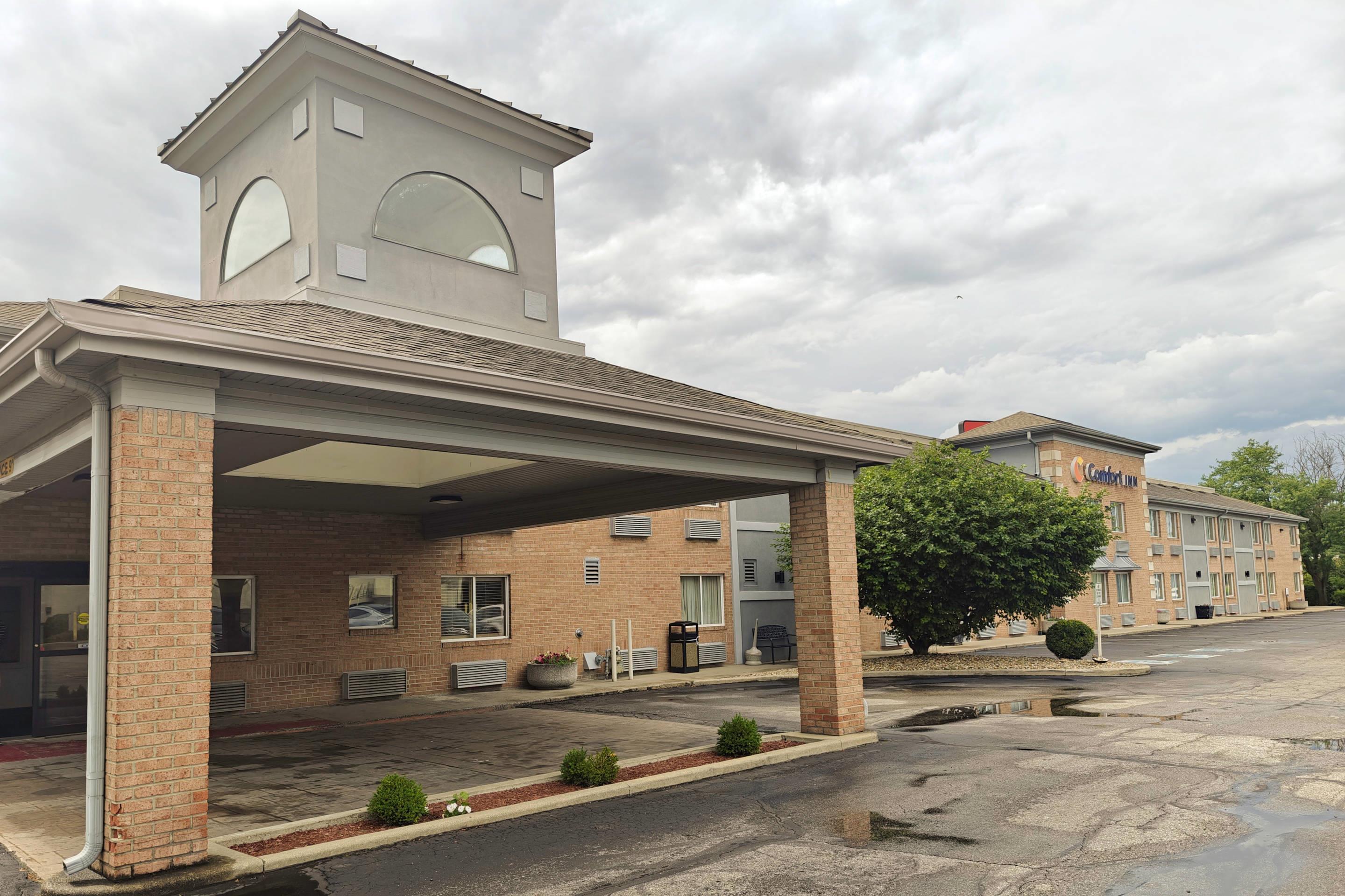 Hotel exterior | Comfort Inn Indianapolis South I-65