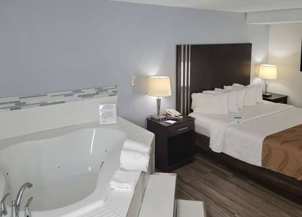 Suite - Quality Inn Terre Haute