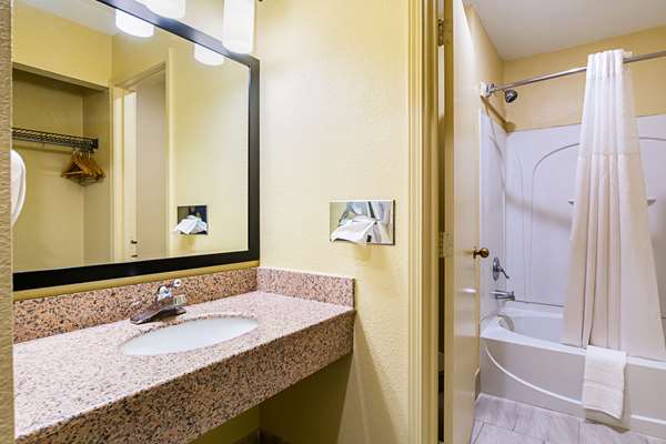  - Quality Inn Greensburg - I-74, Exit 134