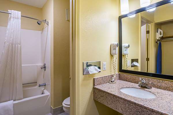  - Quality Inn Greensburg - I-74, Exit 134