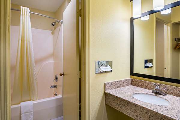 - Quality Inn Greensburg - I-74, Exit 134