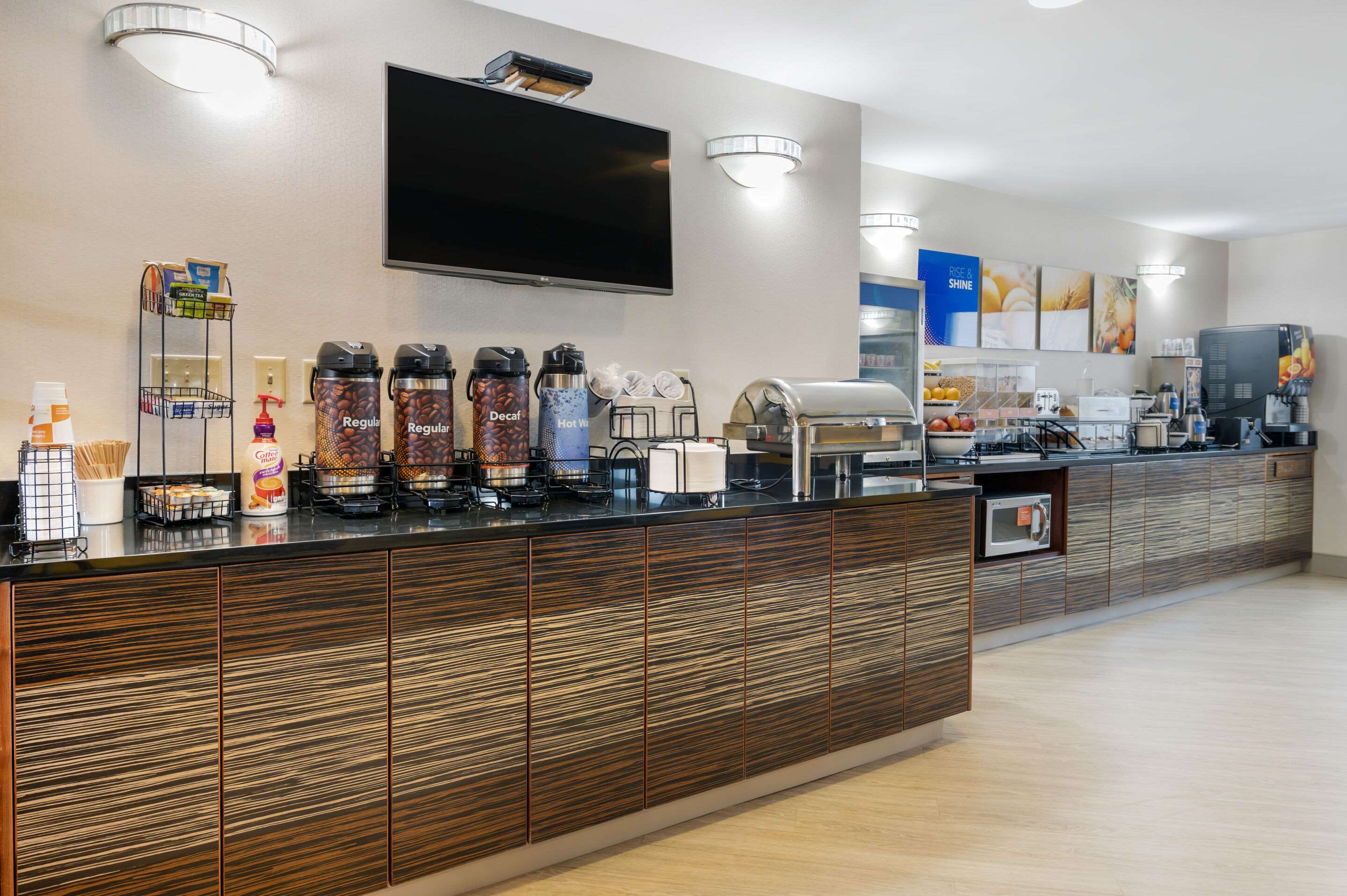 Breakfast area