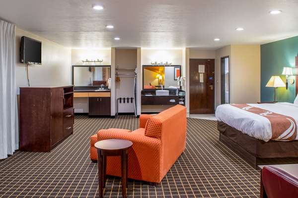 Suite - Quality Inn Plainfield - I-70, Exit 66