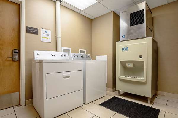 Amenities - Comfort Inn North Indianapolis