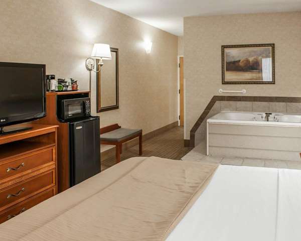Suite - Quality Inn Castleton Indianapolis - I-465, Exit 35