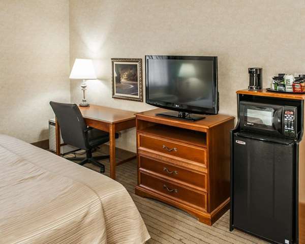Suite - Quality Inn Castleton Indianapolis - I-465, Exit 35